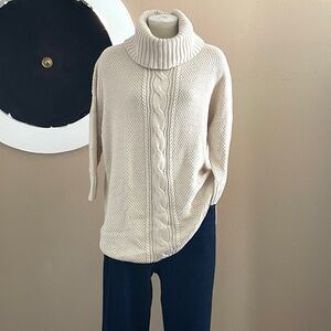 Soft Ivory Chunky Knit Sweater – Oversized, Quarter Sleeve, Rounded Hem – Med/L